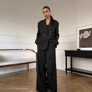 Elegantes Damen-Hosenanzug-Set in Schwarz mit Pailletten, bestehend aus Blazer und Hose