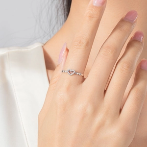 S925 sterling silver heart-shaped ring with pavé crystals in vintage minimalist style