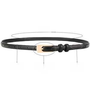 Détail de la ceinture en cuir PU noir de 1,5 cm de large avec boucle en alliage doré