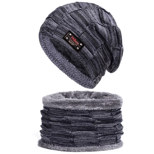 Winter knitted hat and neck gaiter set with fleece lining for men and women