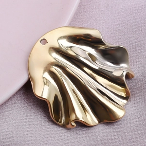 Irregular gold pleated shell pendant in 304 stainless steel for DIY jewelry