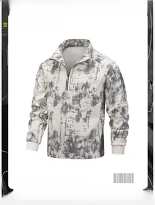 Detail von Waffelstrick und Stehkragen mit halbem Reißverschluss am Herren-Sweatshirt