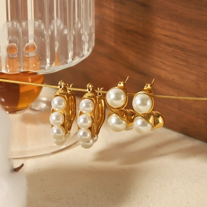 French vintage 18K gold plated stainless steel U-shaped earrings with pearls