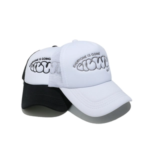 Sommer-Trucker-Caps aus Schaumstoff mit 'EVERYONE IS GOING GROW' Aufdruck in Schwarz-Weiß