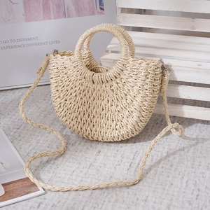 Handgewebte beige Halbmond-Tasche aus Papierseil mit Rundgriff und Schultergurt