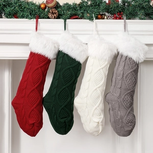Chaussette De Noël En Tricot Torsadé Avec Bordure En Fausse Fourrure Décoration À Suspendre Pour Fête Acrylique