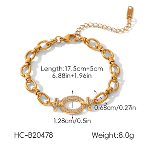 Detaillierte Ansicht eines vergoldeten Edelstahl-Pavé-Armbands mit Abmessungen