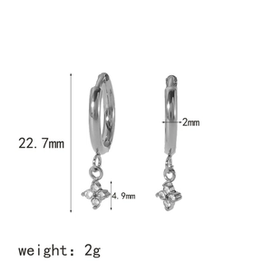 Detailed size parameters of silver clover hoop earrings with zircon pendant and dimensions