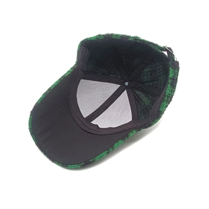 Cappellino da baseball in tweed a scacchi verdi e neri con fibbia in metallo