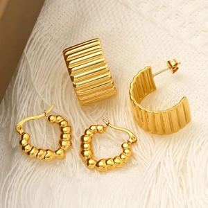 Stainless Steel Hoop Earrings For Women 18K Gold Plated Heart Shaped C Shaped Vertical Stripe Texture Hypoallergenic Jewelry