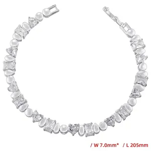 Details von Silberarmband mit Zirkonia-Formen und Perlen, 7,0 mm breit und 205 mm lang