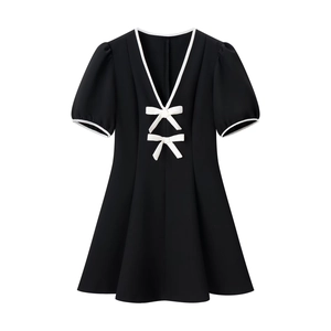 Robe Mini Femme Col En V Contrasté Nœud Blanc Manches Courtes Ligne A Polyester Tissé Preppy Doux Élégant