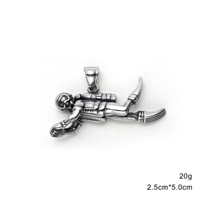 Detail view of vintage silver diver pendant showing 2.5cm by 5.0cm dimensions and 20g weight