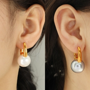 Elegant French design U-shaped gold pearl drop earrings in classic white and grey styles