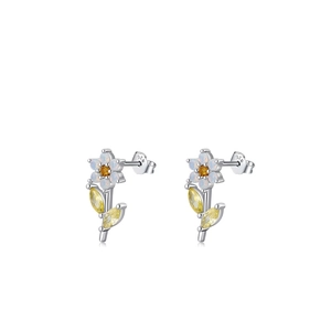Orecchini a lobo floreali in argento S925 con petali di opale e cristalli gialli