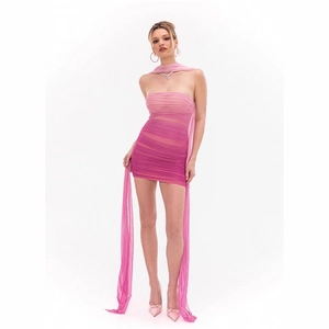 Abito a fascia in mesh sfumato rosa con sciarpa coordinata e dettagli arricciati