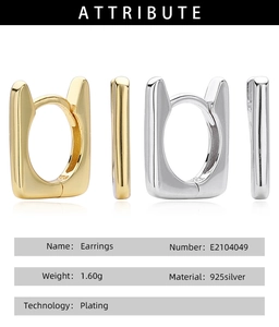 Dettaglio orecchini a forma di U quadrata in argento 925 con placcatura in oro e argento