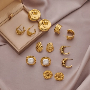 Vintage style gold 316L stainless steel earrings with pearl accents and hammered texture