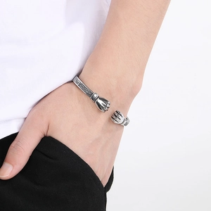 Bracciale rigido vintage in acciaio inossidabile argento con design a pugno di boxe