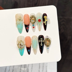 Faux Ongles Stiletto Baroque Vintage Avec Relief Doré 3D Strass Et Künstliche Perles Ongles Artistiques De Luxe Pour Femmes