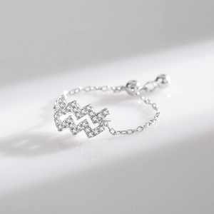 Adjustable 925 sterling silver Aquarius zodiac chain ring with sparkling gemstones