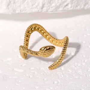 Adjustable golden snake ring in 18k gold plated stainless steel with scale texture
