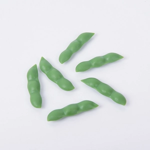 Realistic mini green PVC soybean models, set of six pieces for creative DIY decoration