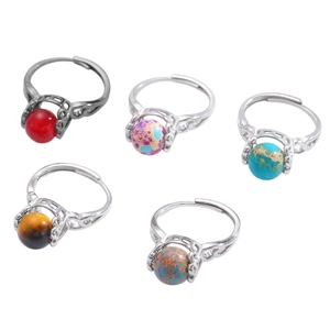 Set aus fünf Vintage-Ringen mit Natursteinen wie Türkis und Tigerauge, verstellbar
