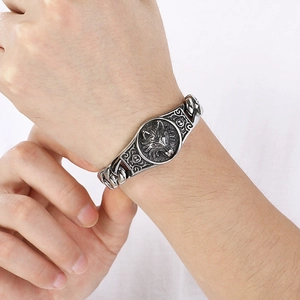 Punk silver stainless steel wolf head bracelet with vintage embossed details for men