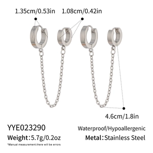 Vue détaillée de la boucle d'oreille chaîne en acier inoxydable avec ses dimensions