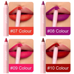 Collage aus matten Lippenstiftstiften in den Nuancen 07, 08, 09 und 10 mit Swatches