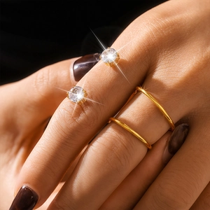 Bague enveloppante double couche en acier inoxydable plaqué or 18K avec zircons