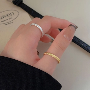 Elegant 925 sterling silver braided rings in gold and silver finish for women
