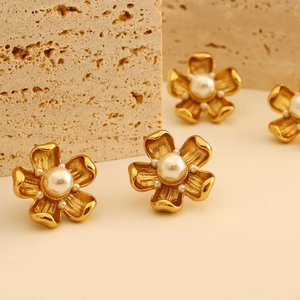 Vintage Flower Stud Earrings Stainless Steel 18K Gold Plated With Faux Artificial Pearl Elegant Floral Jewelry Gifts For Women