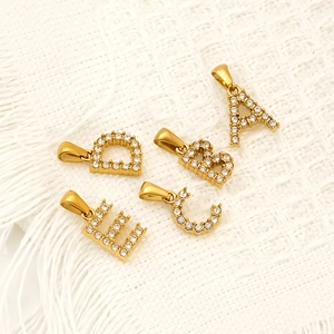 Pendentif Lettre Initiale Plaqué Or 18K Acier Inoxydable 304 Incrusté De Zircon Bijoux De Mode Minimalistes Pour Femmes