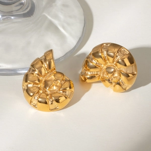 Orecchini a perno minimalisti in acciaio inossidabile dorato 18k a forma di conchiglia