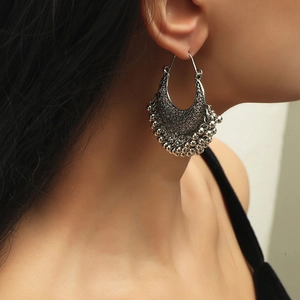 Boucles D'oreilles Bohèmes Croissant Creux Vintage Ethnique Filigrane Géométrique Alliage Perle Gland Avec Tige En Acier Inoxydable