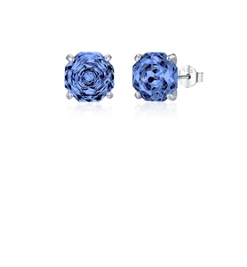 Dettaglio orecchini a lobo blu tanzanite taglio ottagonale con marchio argento S925