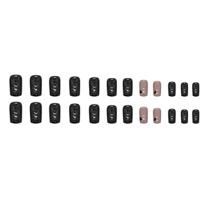 Faux ongles carrés noirs pailletés et nude avec cœurs, ensemble de 24 pièces élégantes