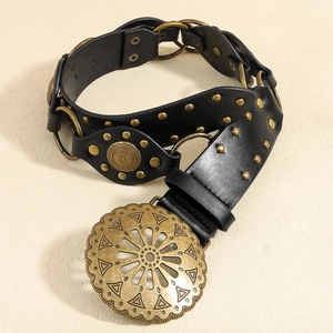 Ceinture vintage en cuir noir avec boucle sculptée en bronze et clous bohémiens