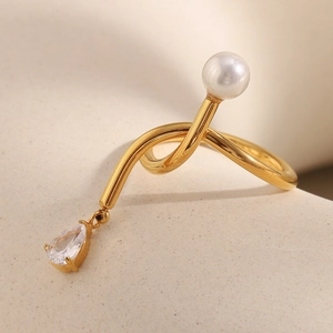 Bague en acier inoxydable plaqué or 18K avec perle blanche et zircon en forme de goutte