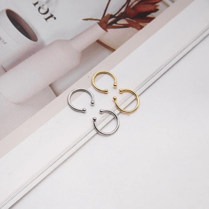 Minimalist S925 sterling silver C-shaped ear cuffs set in gold and silver finishes