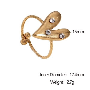 Vue détaillée des dimensions de la bague coeur dorée avec largeur et données de poids