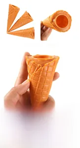 Dettaglio del modello di cono gelato in PVC con texture realistica e scala manuale