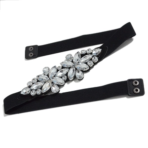 Cintura elastica nera da donna con strass di lusso e chiusura a scatto in metallo