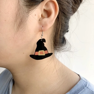 Boucles d'oreilles chapeau de sorcière noir en acrylique avec ruban orange pour Halloween