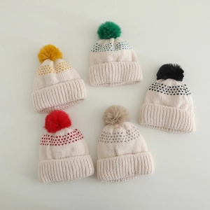 Bonnet en Maille Jacquard à Pompons Colorés pour Enfants Hiver Chaud Épaissi pour Garçons Filles Motif Cœur