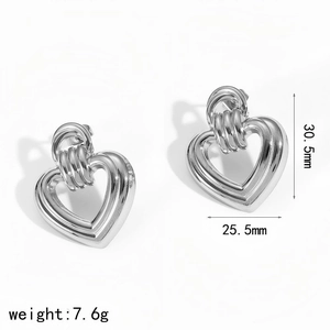 Dimensions détaillées pour boucles d'oreilles cœur en acier inoxydable nervuré argent