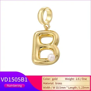 Pendentif vintage lettre B en laiton doré avec perle blanche, breloque élégante 23mm