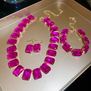 Luxury pink square crystal jewelry set with gold necklace bracelet and earrings